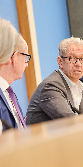 Gemeinsame Pressemitteilung von DKG, KBV, KZBV und ABDA Fotograf: André Wagenzik, Dresdner Verpackungstagung, Deutsches Verpackungsinstitut e. V.