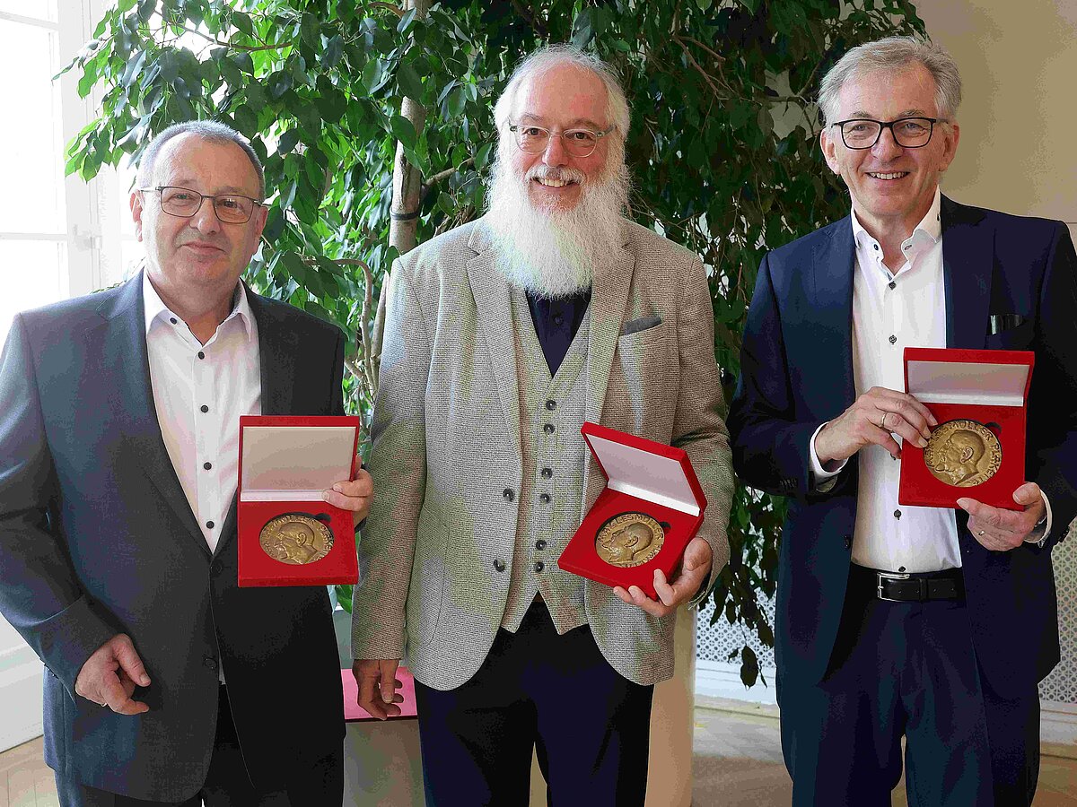 Lesmüller-Medaille für drei Apotheker für herausragendes Engagement