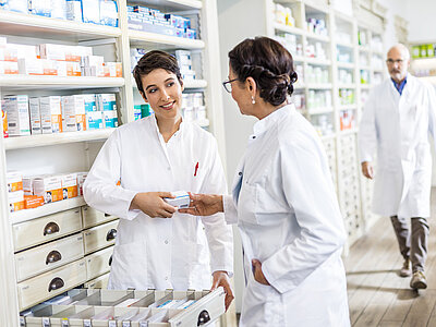 Apotheker*innen in einer öffentlichen Apotheke