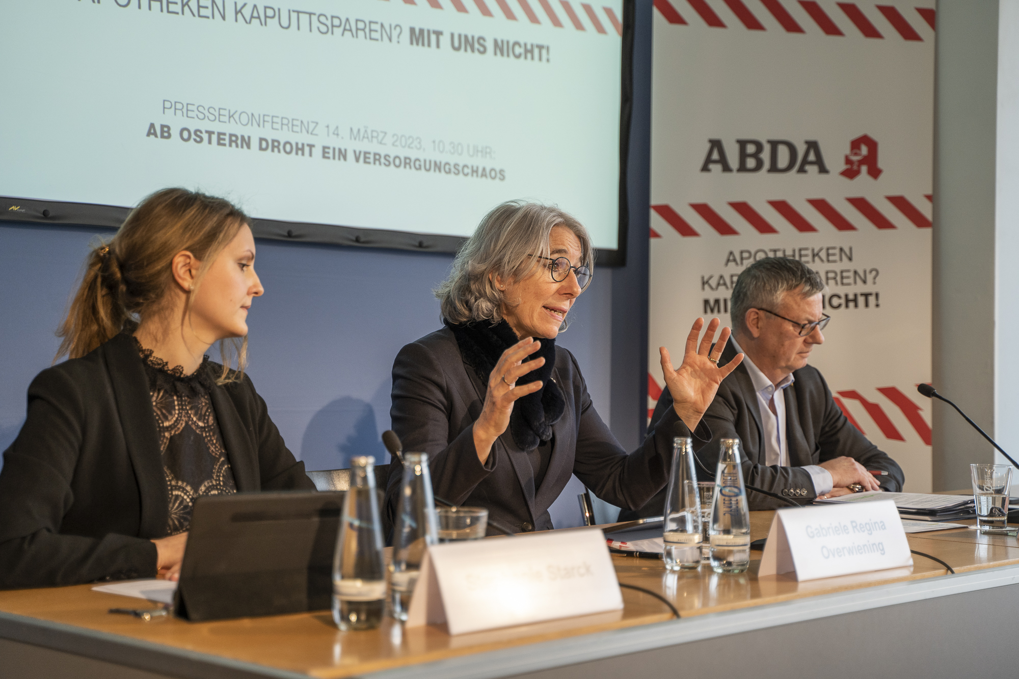 Pressekonferenz „Apothekerschaft warnt: Nach Ostern droht ein ...